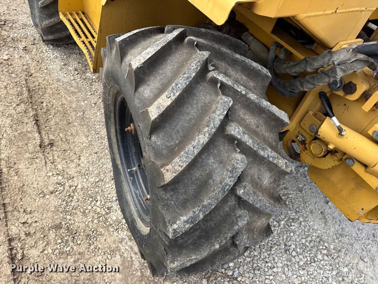 image for item EN0551 2000 Vermeer V8550A vibratory cable plow