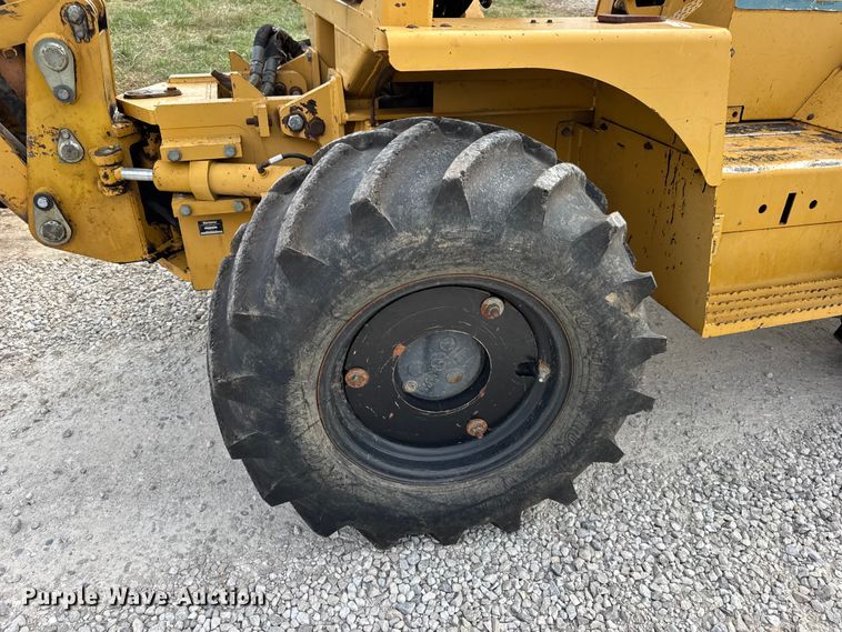 image for item EN0551 2000 Vermeer V8550A vibratory cable plow