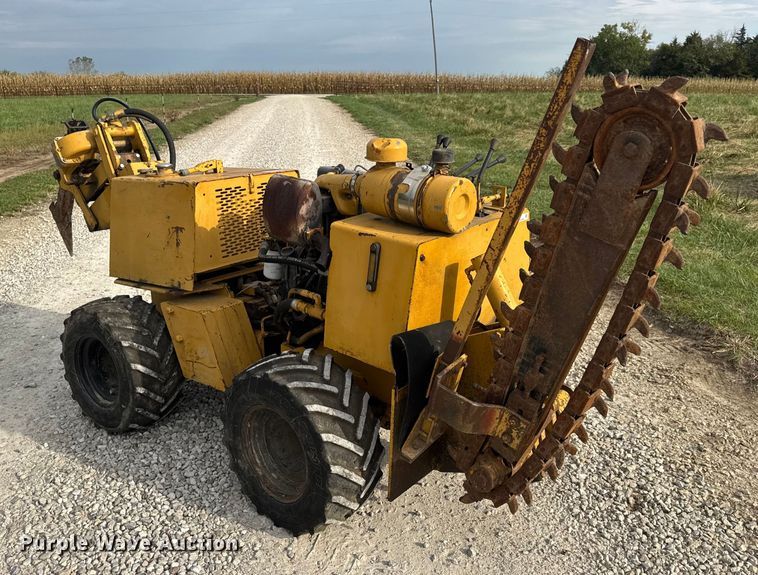 image for item EN0552 1988 Vermeer LM35 trencher