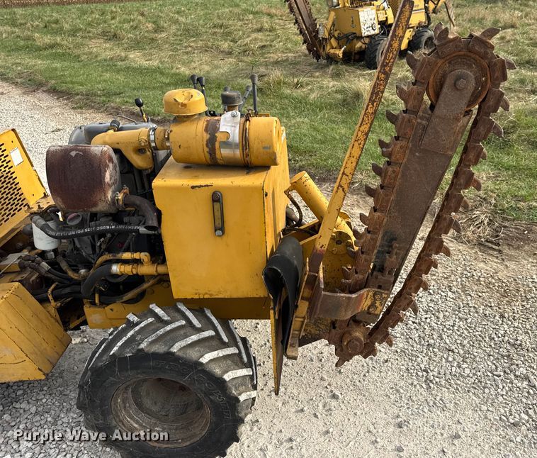 image for item EN0552 1988 Vermeer LM35 trencher