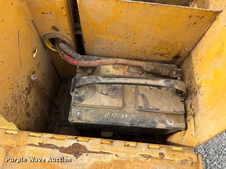 image for item EN0552 1988 Vermeer LM35 trencher