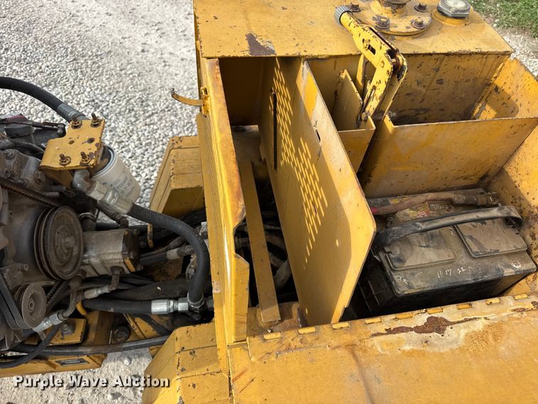 image for item EN0552 1988 Vermeer LM35 trencher