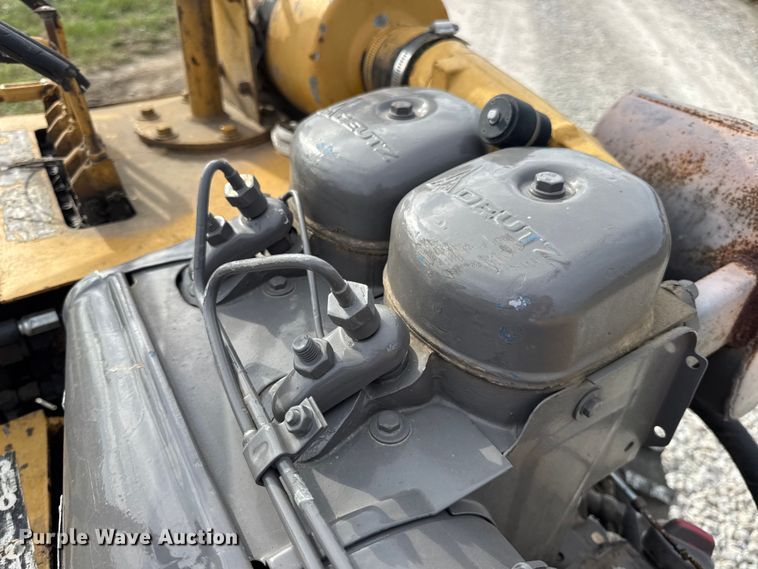 image for item EN0552 1988 Vermeer LM35 trencher