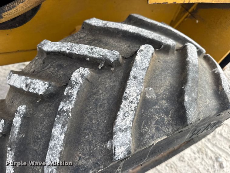 image for item EN0552 1988 Vermeer LM35 trencher