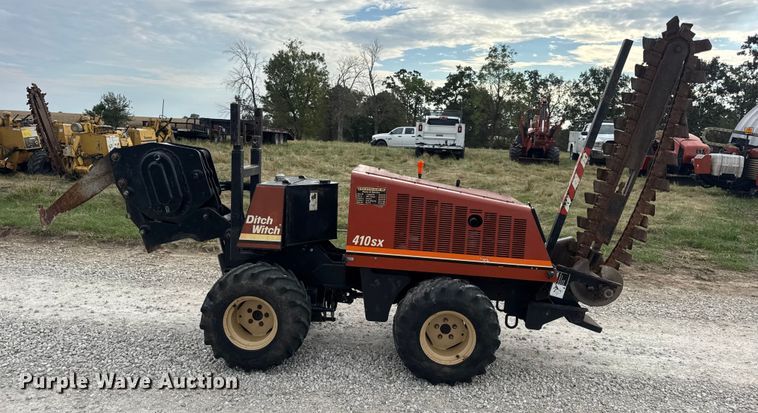image for item EN0553 1998 Ditch Witch 410 SX trencher