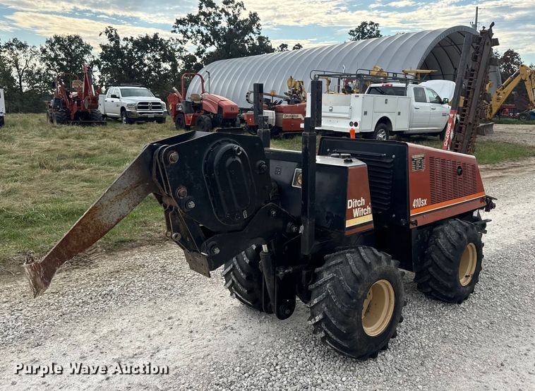 image for item EN0553 1998 Ditch Witch 410 SX trencher