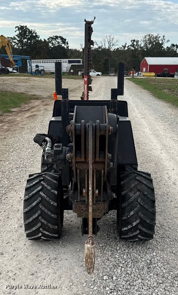 image for item EN0553 1998 Ditch Witch 410 SX trencher