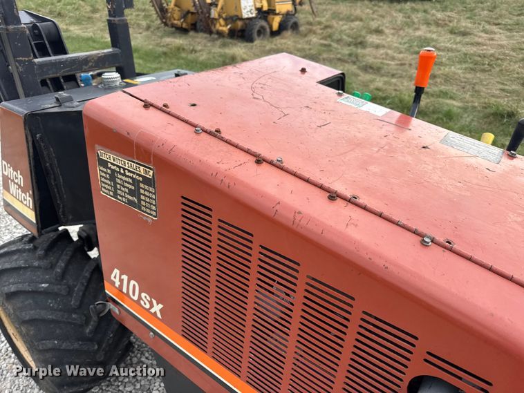 image for item EN0553 1998 Ditch Witch 410 SX trencher