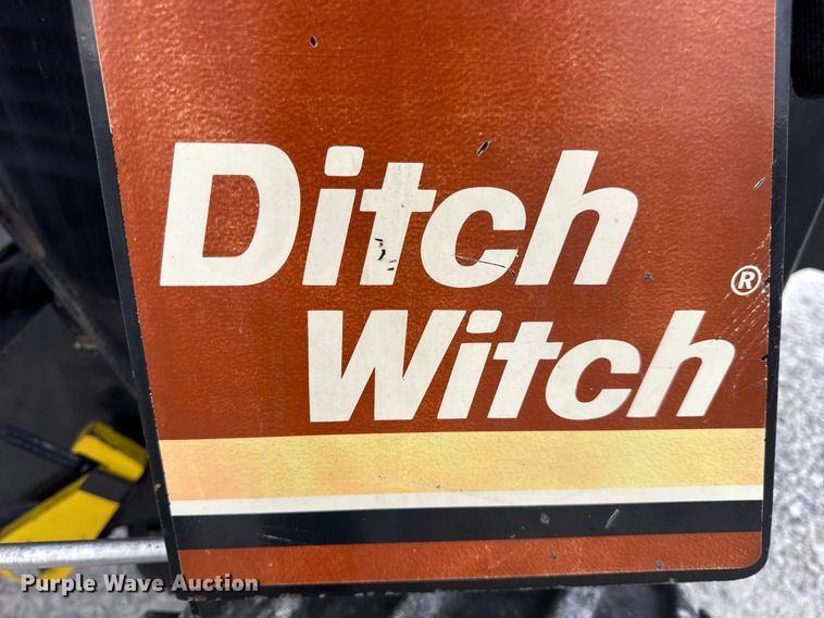 image for item EN0553 1998 Ditch Witch 410 SX trencher