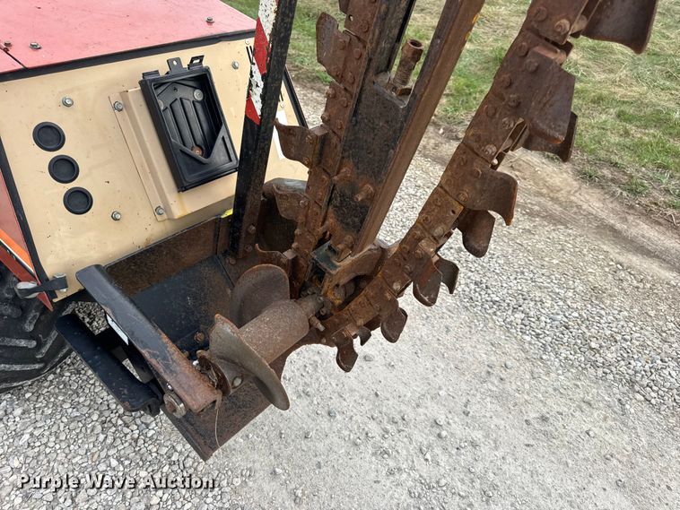 image for item EN0553 1998 Ditch Witch 410 SX trencher