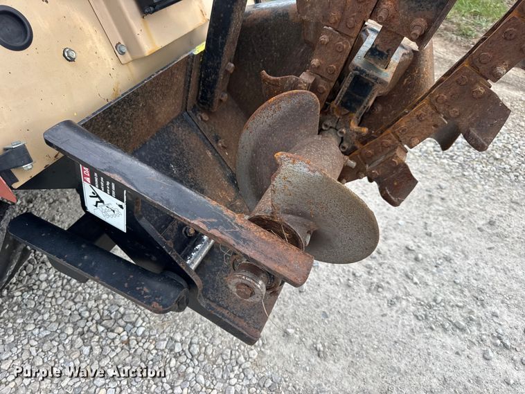 image for item EN0553 1998 Ditch Witch 410 SX trencher