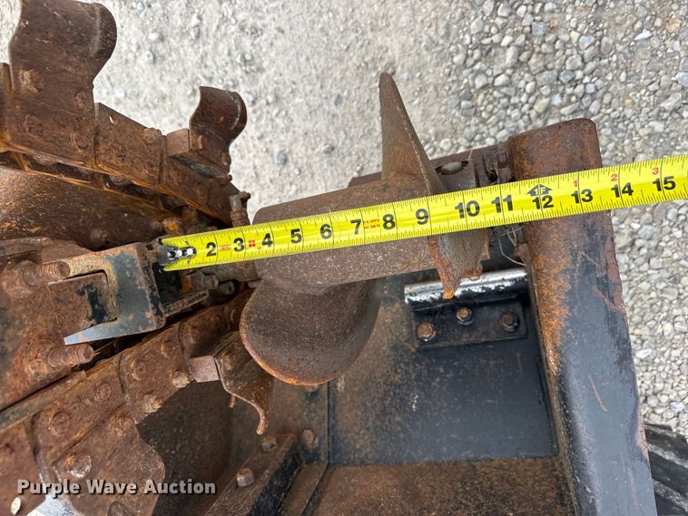 image for item EN0553 1998 Ditch Witch 410 SX trencher