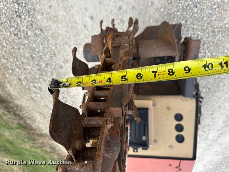 image for item EN0553 1998 Ditch Witch 410 SX trencher
