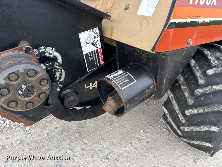 image for item EN0553 1998 Ditch Witch 410 SX trencher