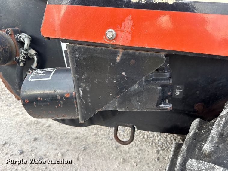 image for item EN0553 1998 Ditch Witch 410 SX trencher