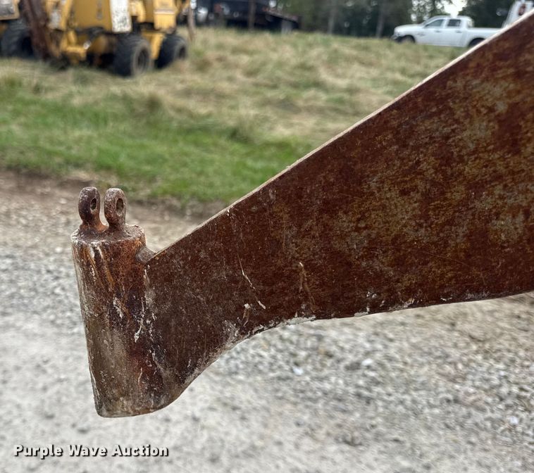 image for item EN0553 1998 Ditch Witch 410 SX trencher