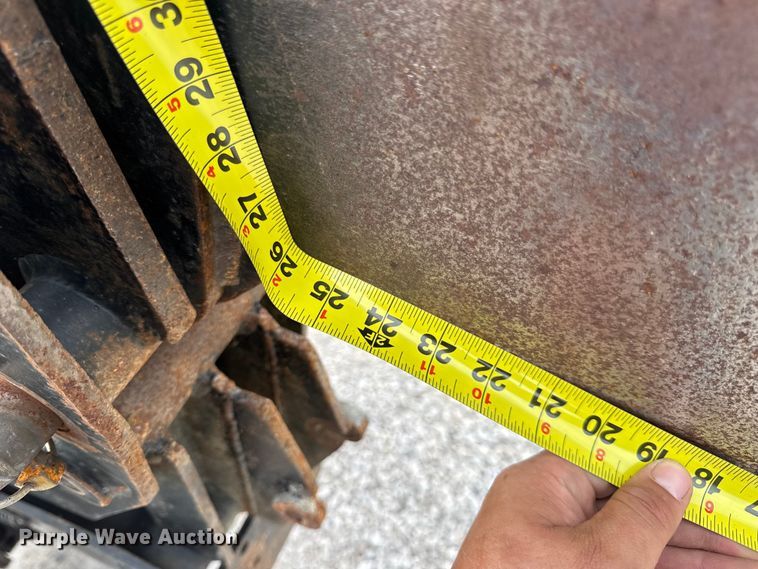 image for item EN0553 1998 Ditch Witch 410 SX trencher