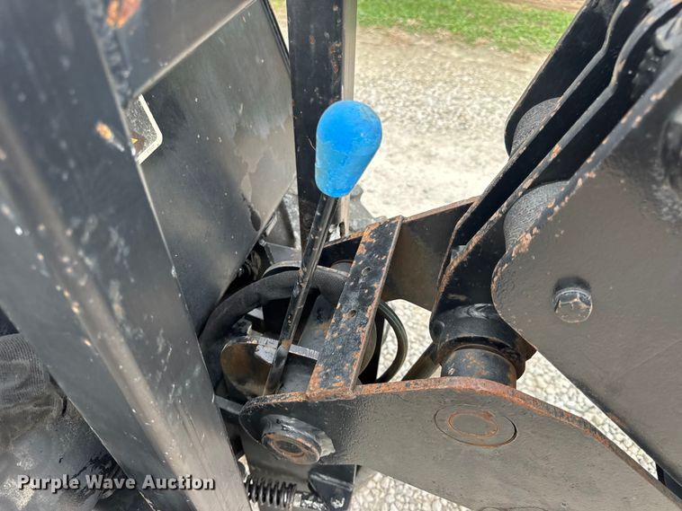 image for item EN0553 1998 Ditch Witch 410 SX trencher