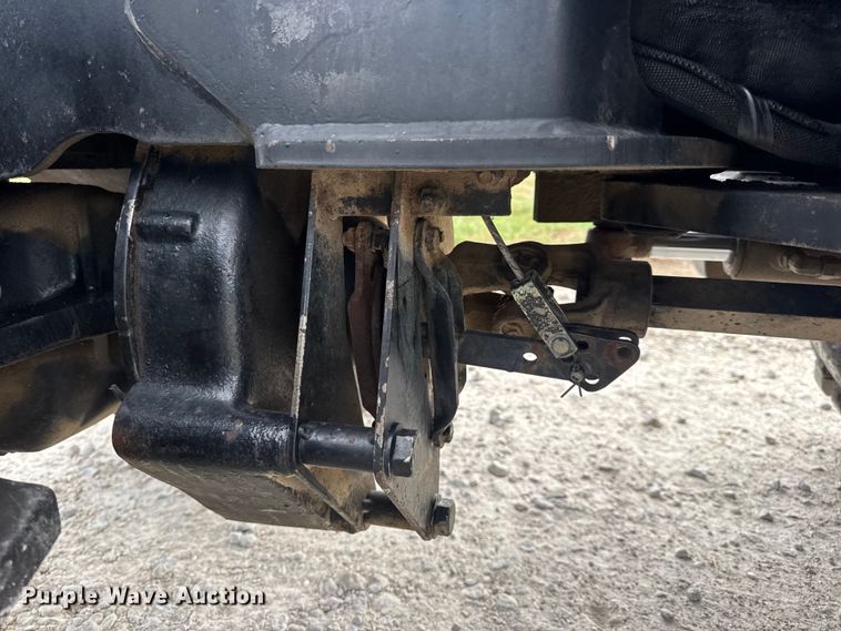 image for item EN0553 1998 Ditch Witch 410 SX trencher