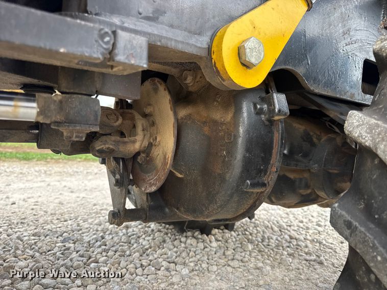 image for item EN0553 1998 Ditch Witch 410 SX trencher