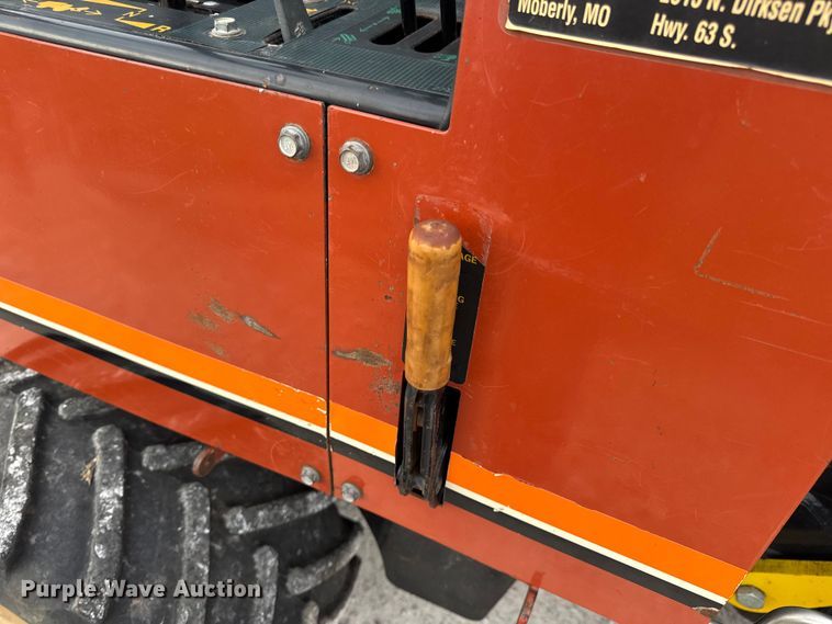 image for item EN0553 1998 Ditch Witch 410 SX trencher