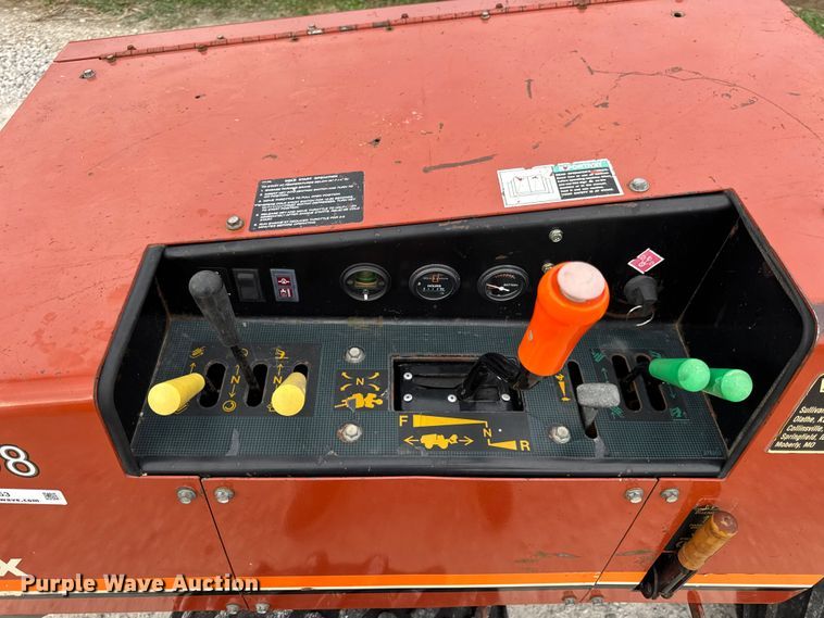 image for item EN0553 1998 Ditch Witch 410 SX trencher