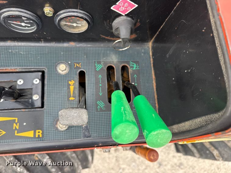 image for item EN0553 1998 Ditch Witch 410 SX trencher