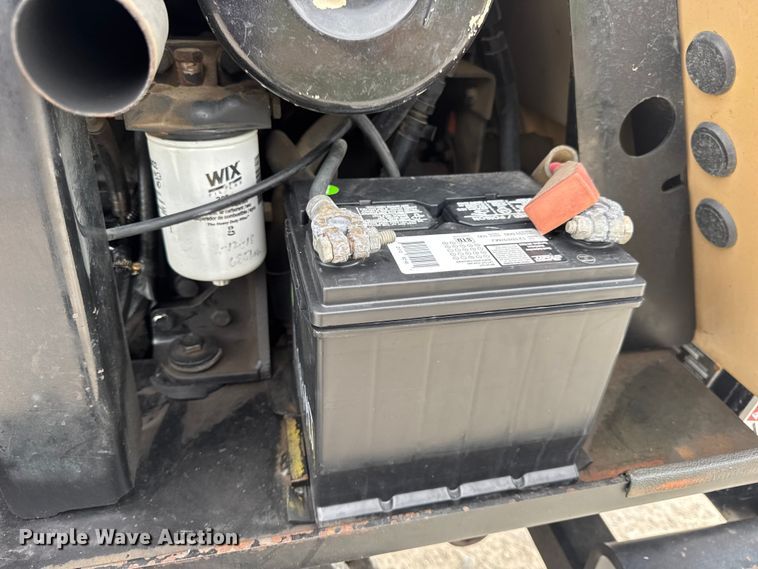 image for item EN0553 1998 Ditch Witch 410 SX trencher