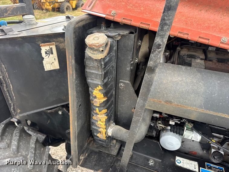 image for item EN0553 1998 Ditch Witch 410 SX trencher