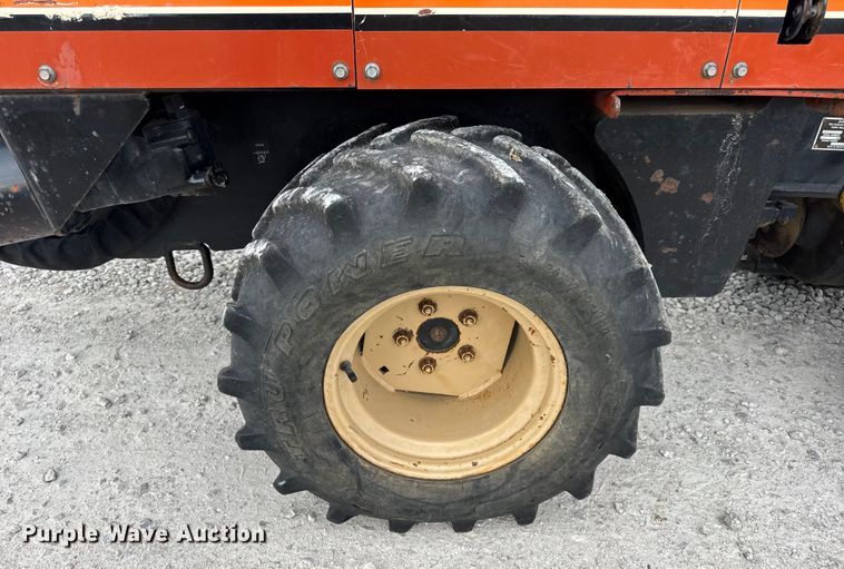 image for item EN0553 1998 Ditch Witch 410 SX trencher