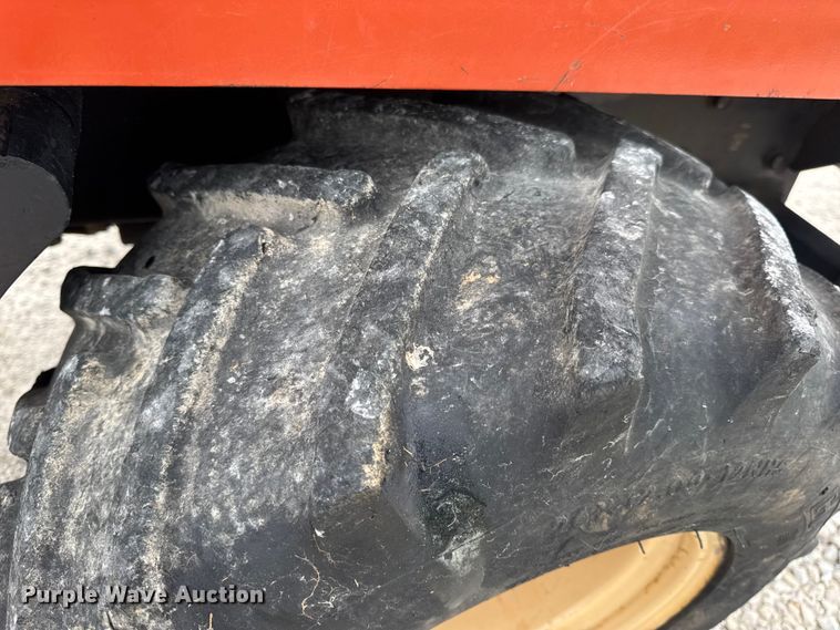 image for item EN0553 1998 Ditch Witch 410 SX trencher