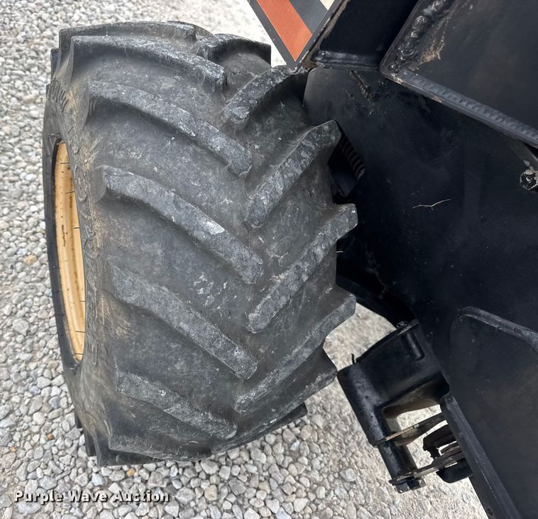 image for item EN0553 1998 Ditch Witch 410 SX trencher