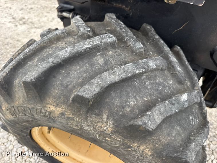 image for item EN0553 1998 Ditch Witch 410 SX trencher