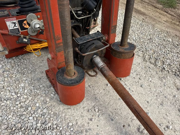 image for item EN0556 2000 Ditch Witch JT920L directional boring unit