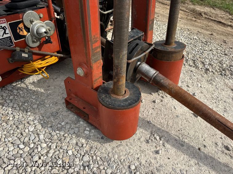 image for item EN0556 2000 Ditch Witch JT920L directional boring unit