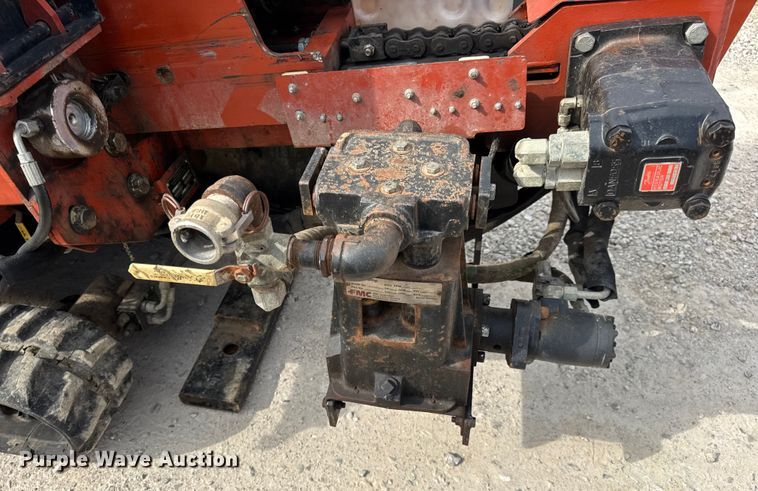 image for item EN0556 2000 Ditch Witch JT920L directional boring unit