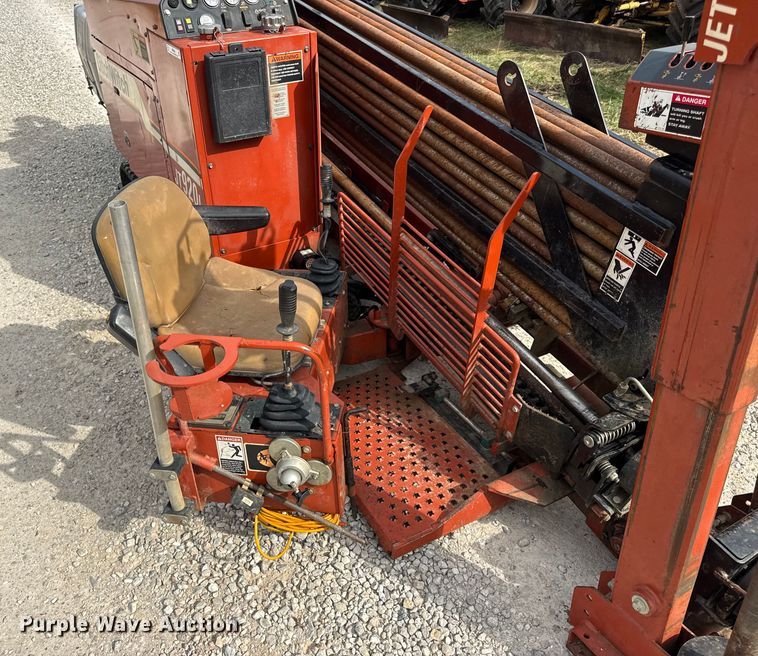 image for item EN0556 2000 Ditch Witch JT920L directional boring unit
