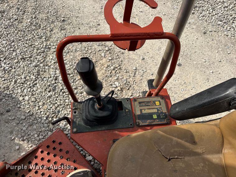 image for item EN0556 2000 Ditch Witch JT920L directional boring unit