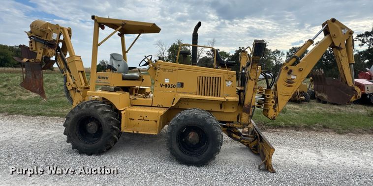 image for item EN0558 1994 Vermeer V8050 cable plow