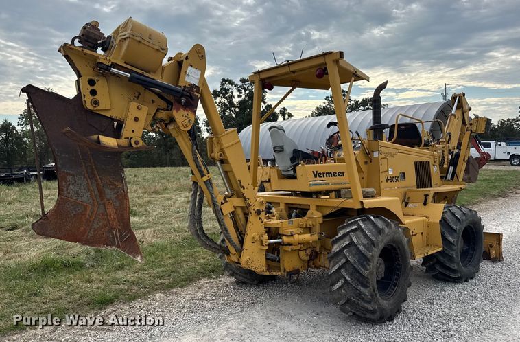 image for item EN0558 1994 Vermeer V8050 cable plow