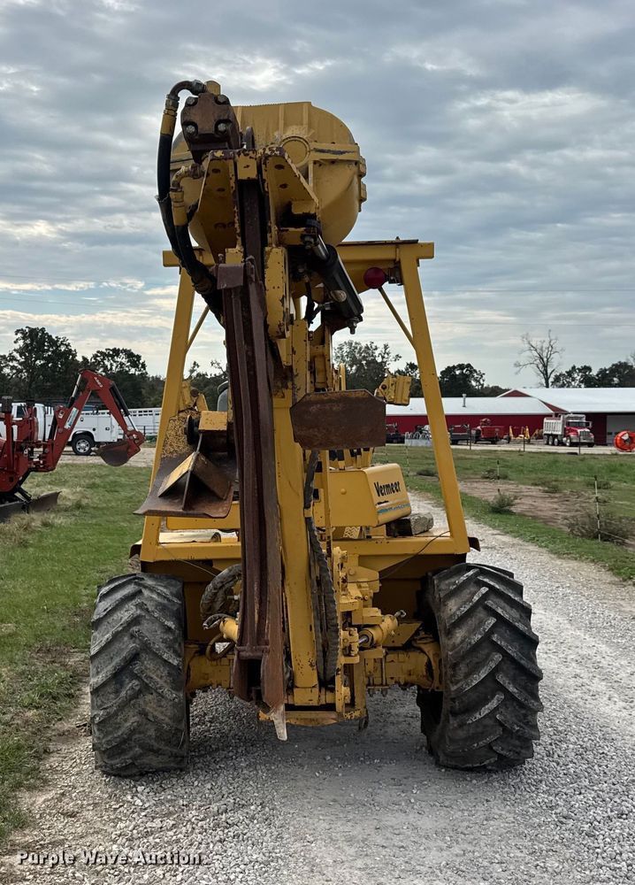 image for item EN0558 1994 Vermeer V8050 cable plow