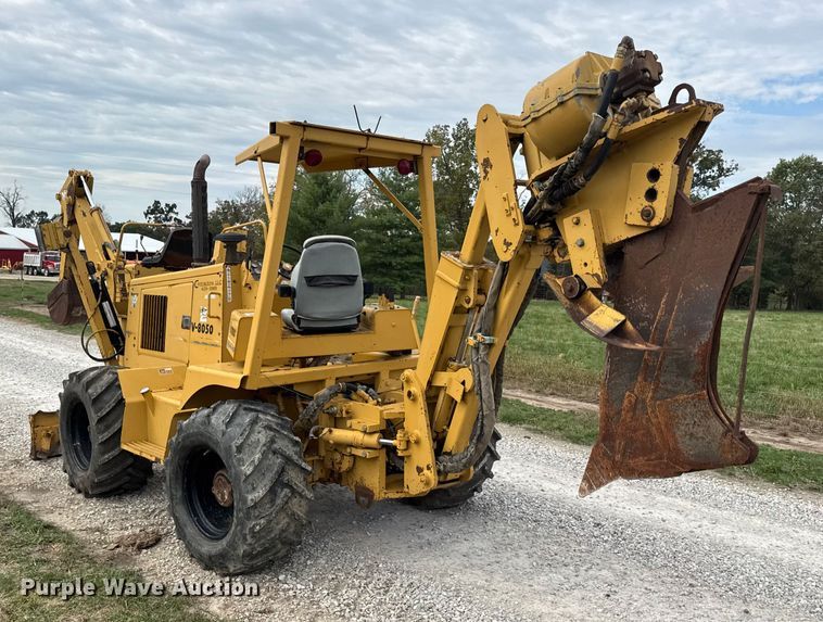 image for item EN0558 1994 Vermeer V8050 cable plow