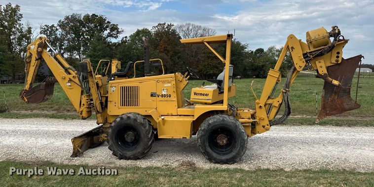 image for item EN0558 1994 Vermeer V8050 cable plow