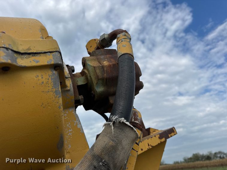 image for item EN0558 1994 Vermeer V8050 cable plow