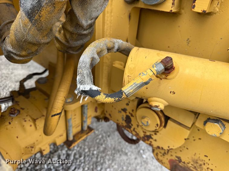 image for item EN0558 1994 Vermeer V8050 cable plow