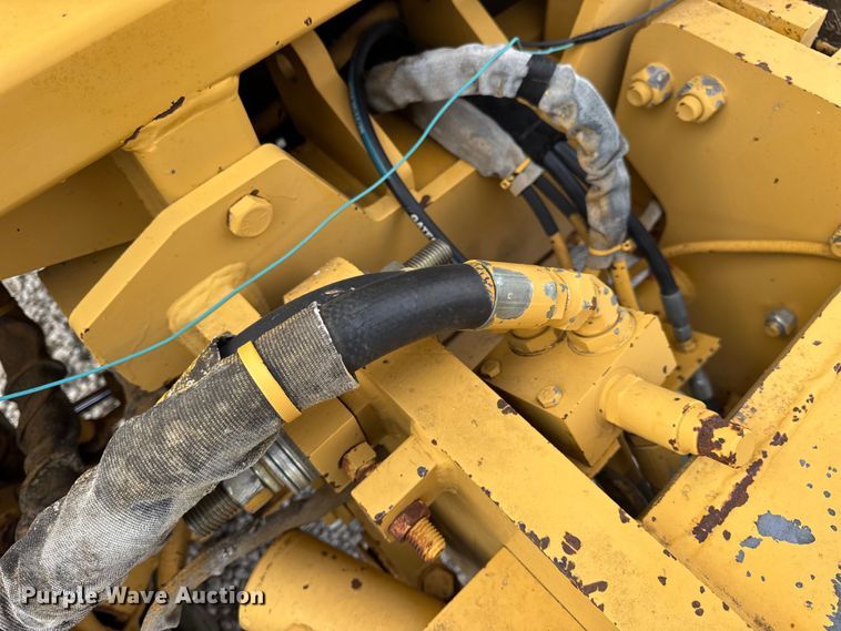 image for item EN0558 1994 Vermeer V8050 cable plow