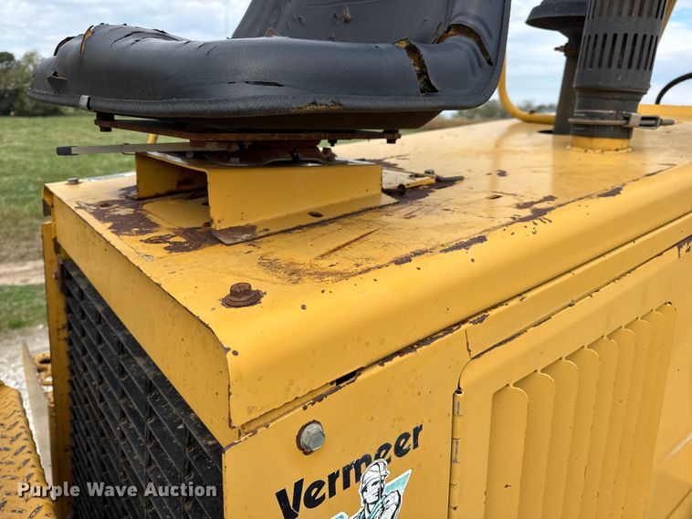 image for item EN0558 1994 Vermeer V8050 cable plow