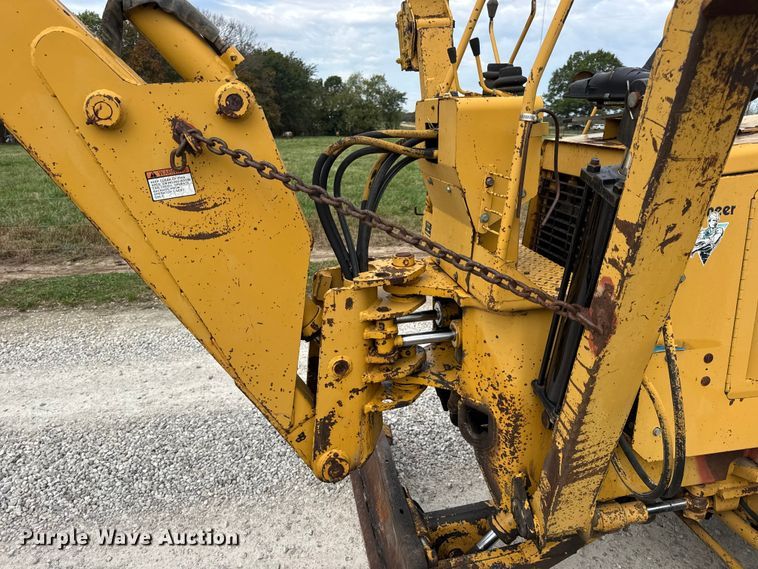 image for item EN0558 1994 Vermeer V8050 cable plow