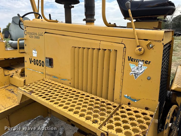 image for item EN0558 1994 Vermeer V8050 cable plow