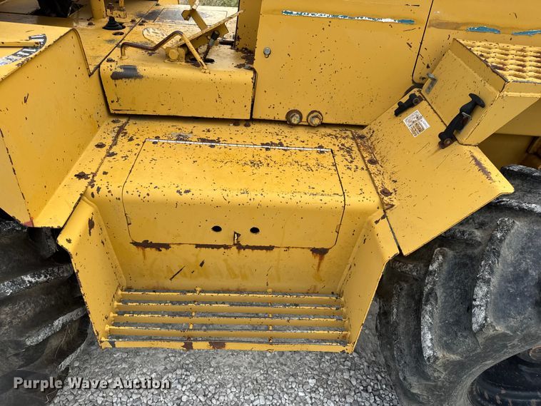 image for item EN0558 1994 Vermeer V8050 cable plow